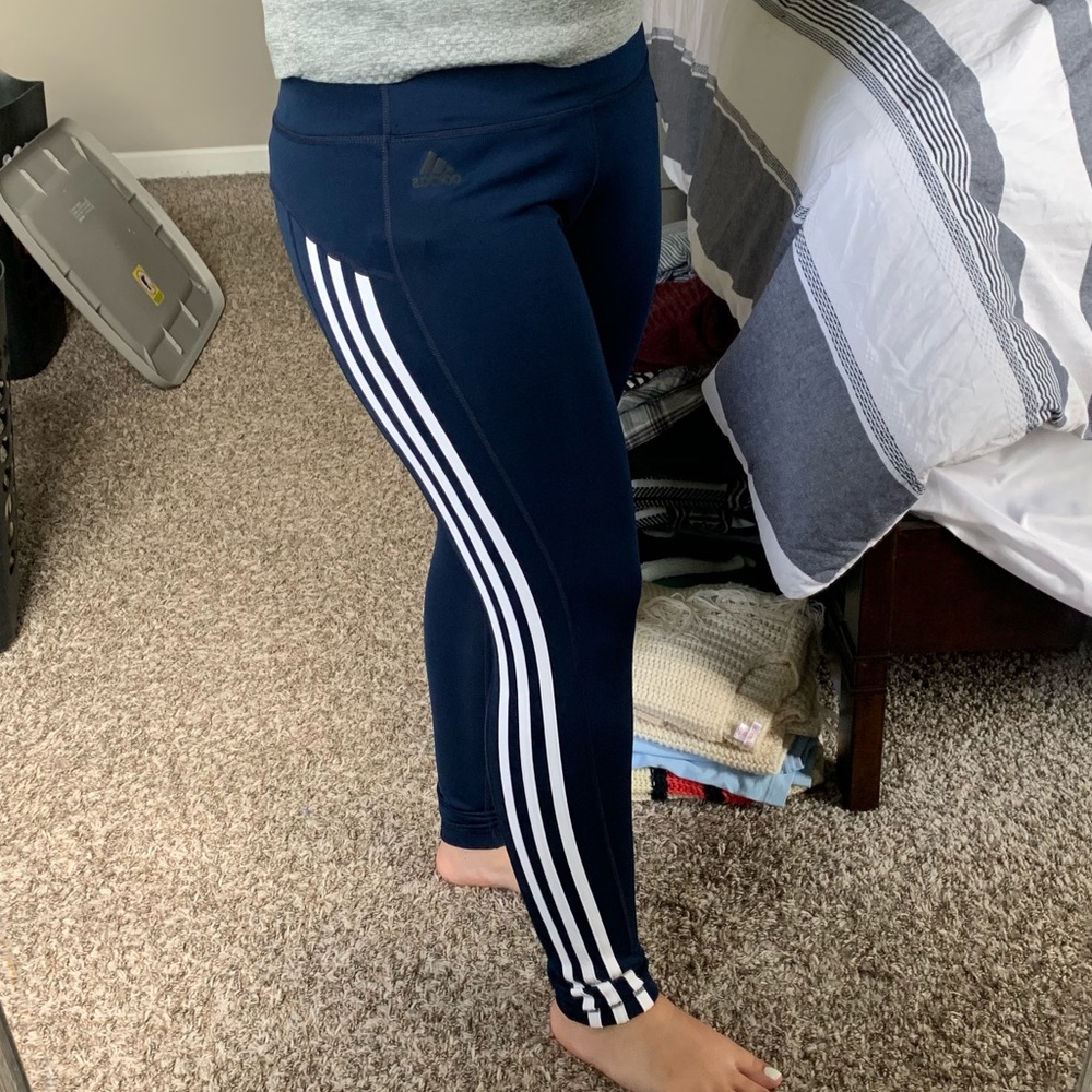 🚫SOLD🚫Navy Adidas leggings 7/8 length size large